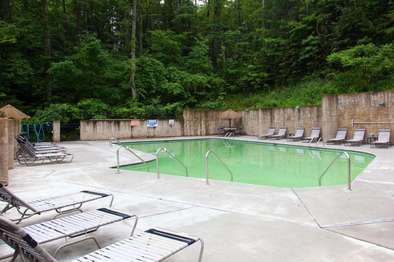 Holly Berry Villa Pigeon Forge Exterior photo